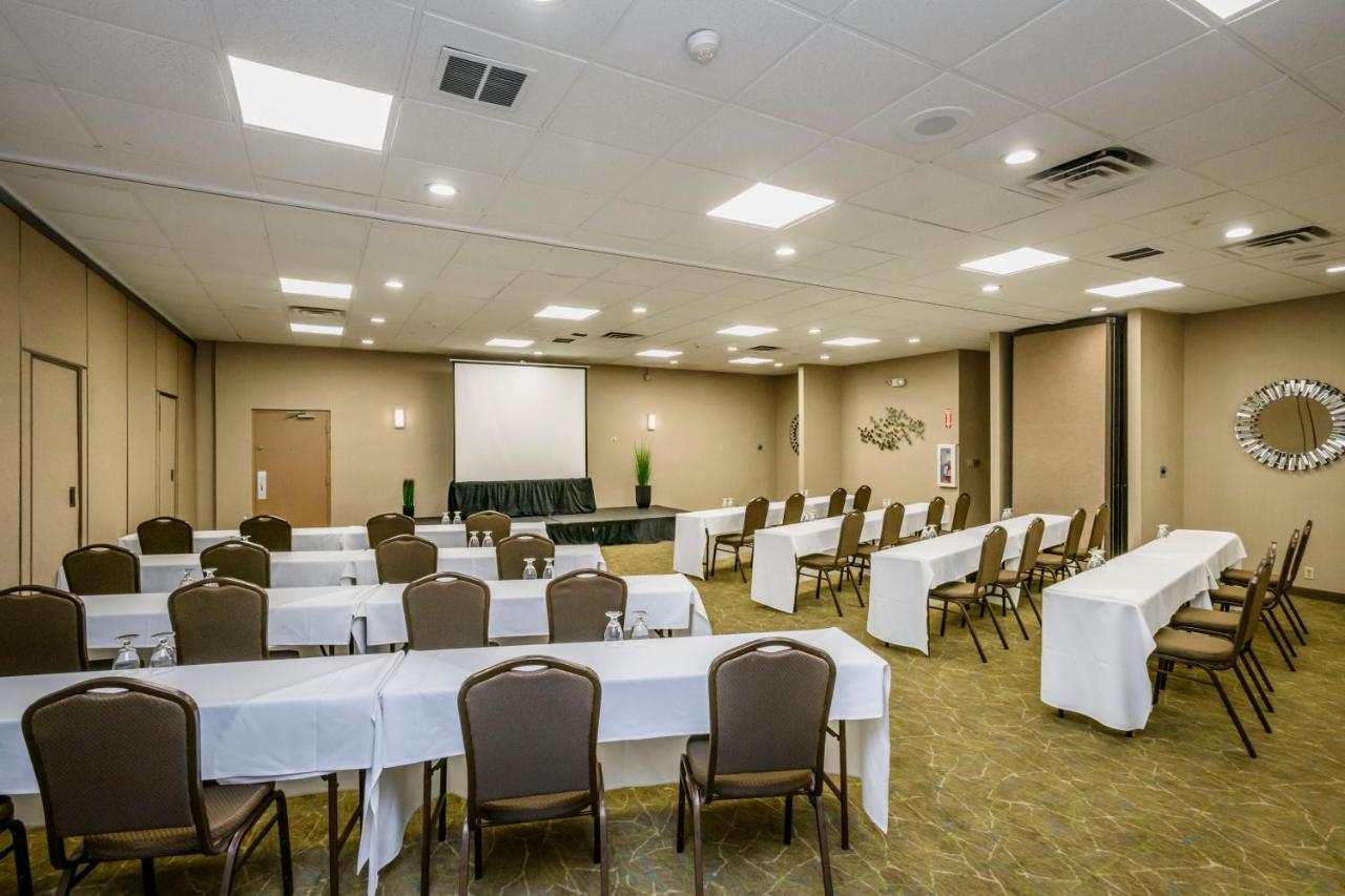 Wyndham Garden Fresno Yosemite Airport Ξενοδοχείο Εξωτερικό φωτογραφία